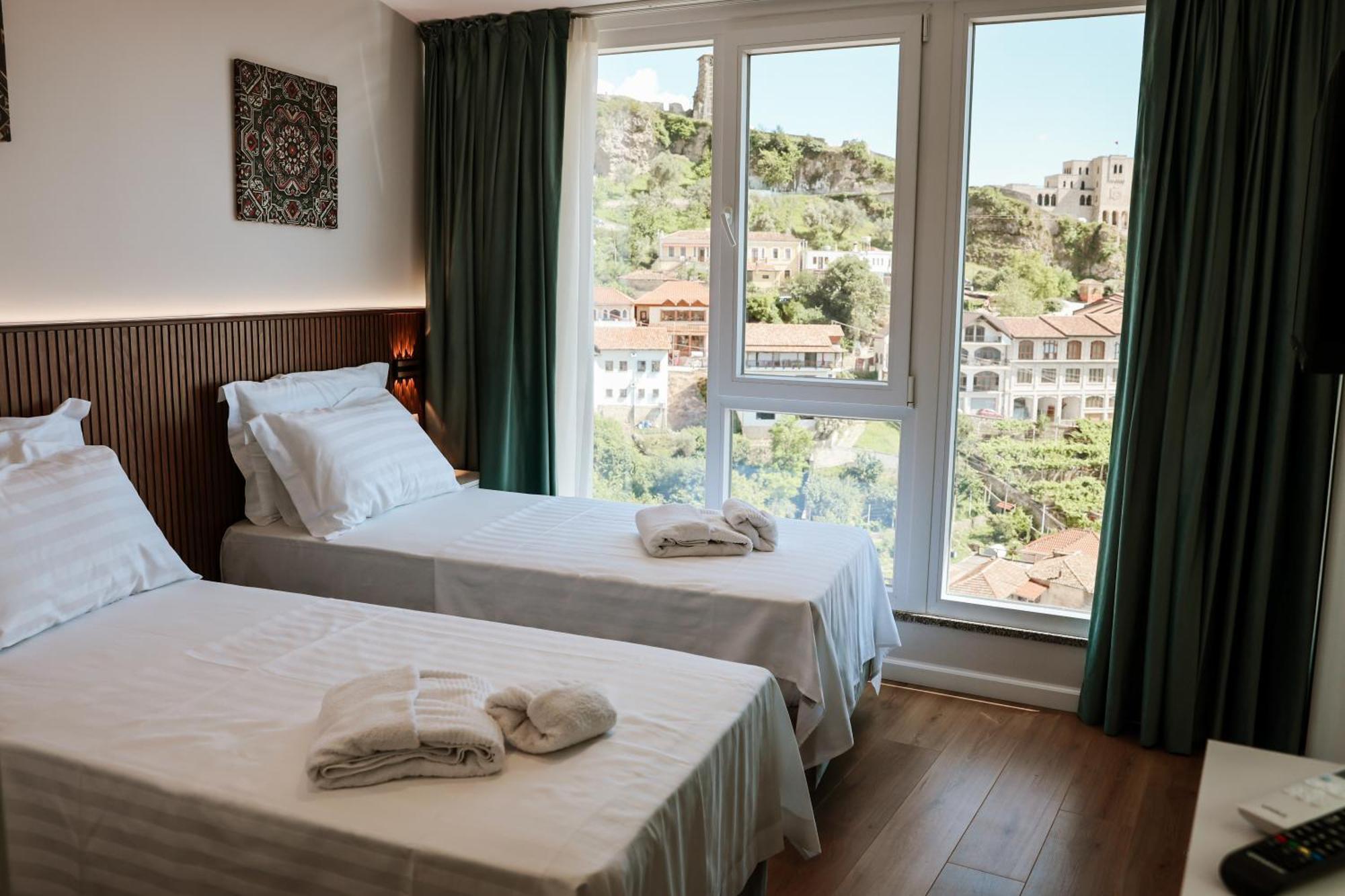 Kruja Townscape Rooms ภายนอก รูปภาพ