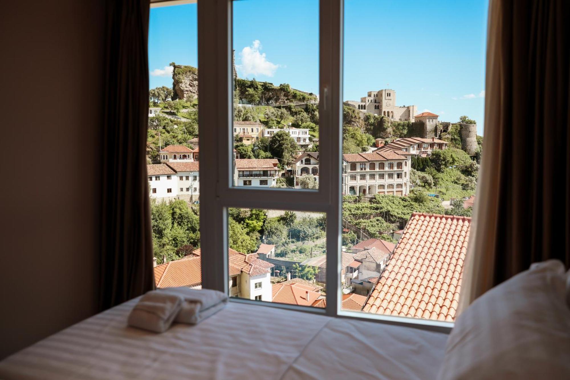 Kruja Townscape Rooms ภายนอก รูปภาพ