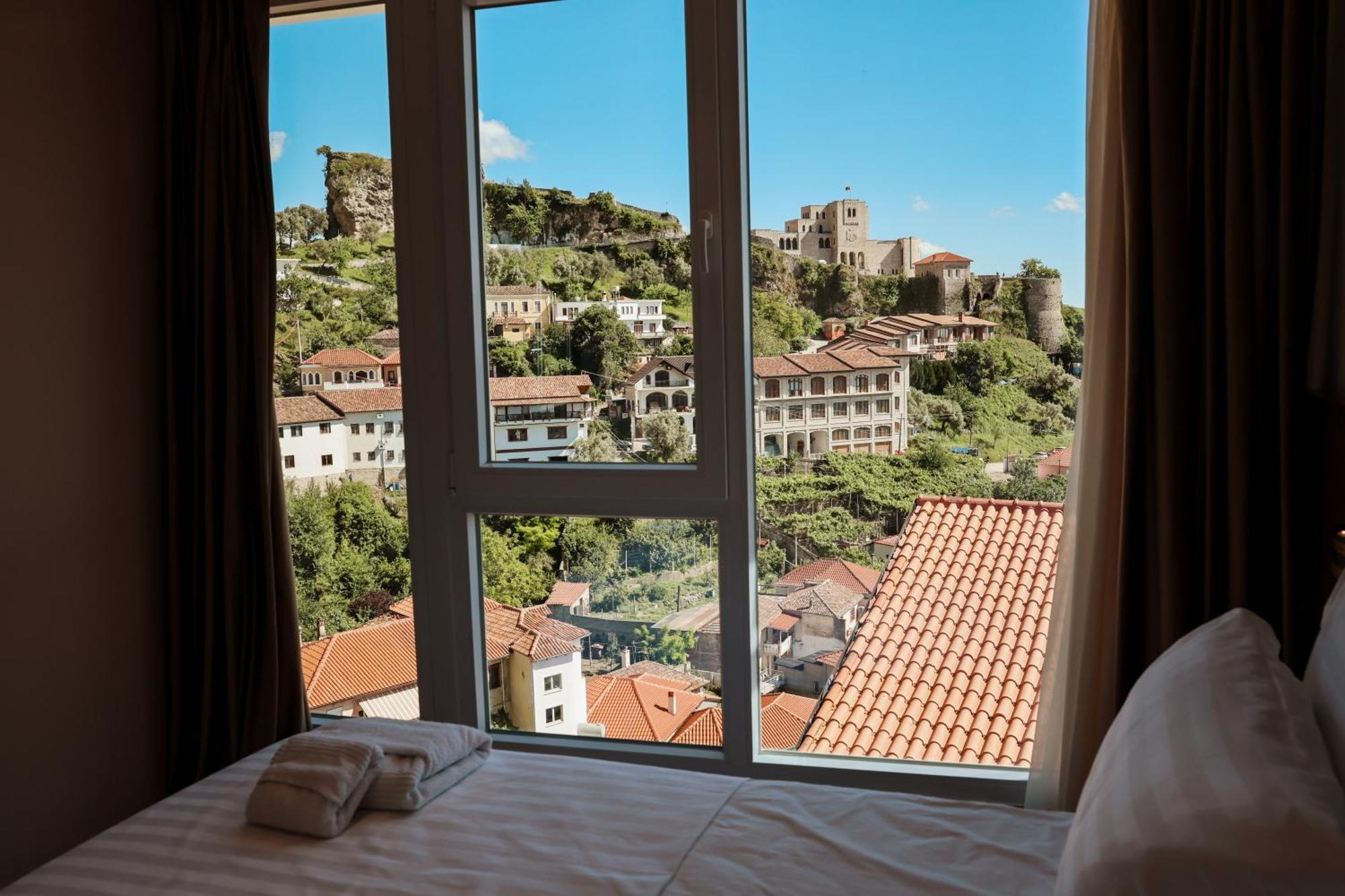 Kruja Townscape Rooms ภายนอก รูปภาพ