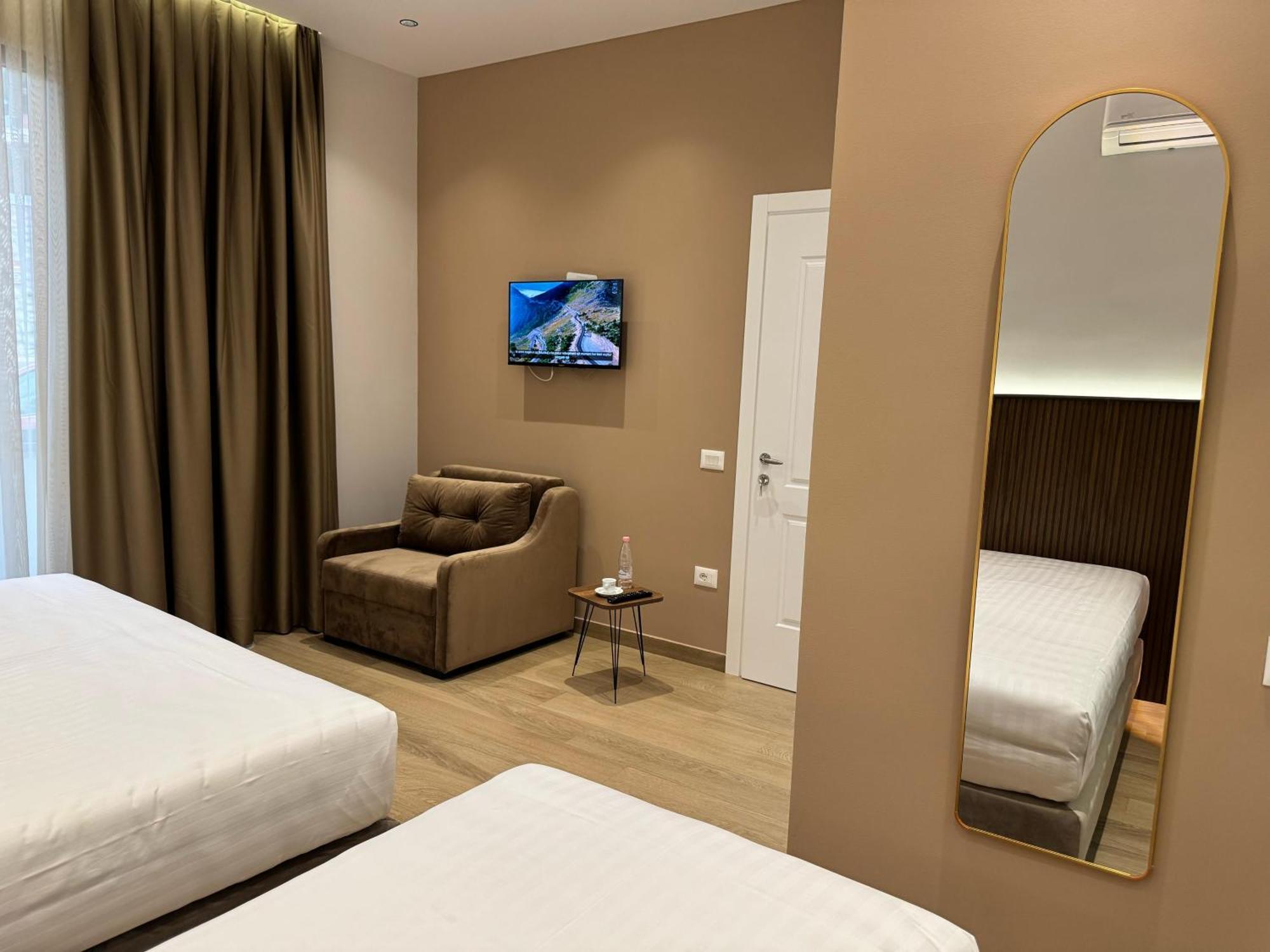 Kruja Townscape Rooms ภายนอก รูปภาพ